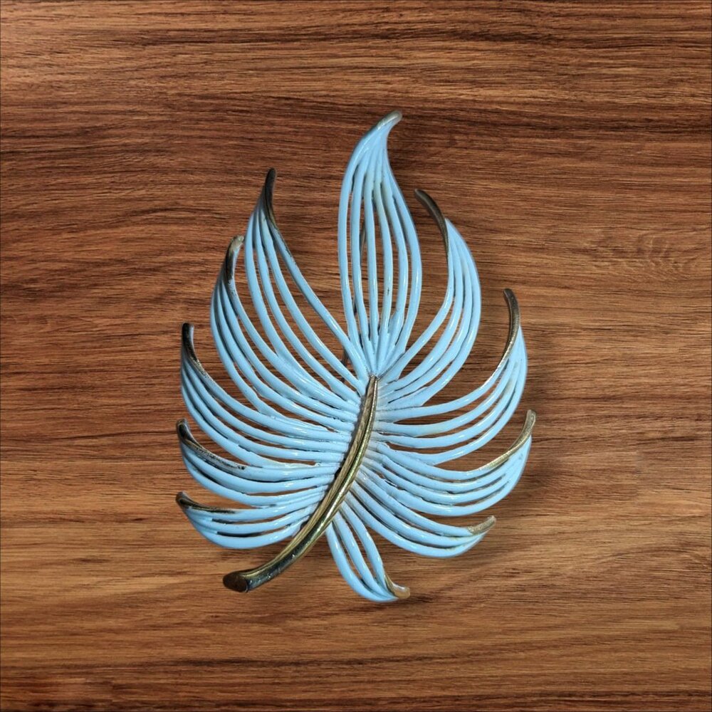 Vintage White Enamel Gold Tone Leaf Brooch Mid‎ Century Modern Palm Frond Pin